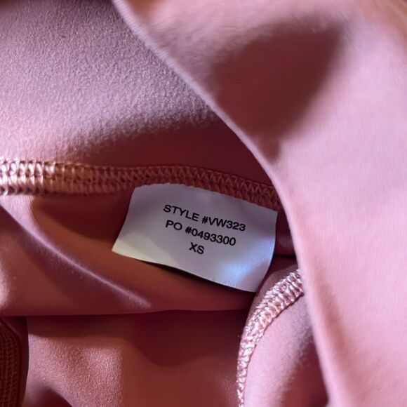 Vuori Daily Legging Size XS - Picture 9 of 10